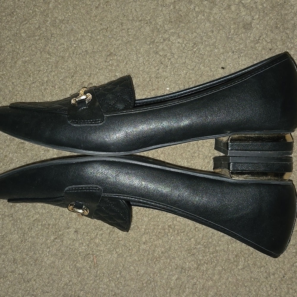 Elegant Black Quilted Women's Loafers - Picture 4 of 10